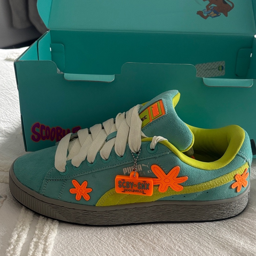Puma suede XL Teal & Orange Mystery Machine Sneakers Scooby Doo - Picture 2 of 3